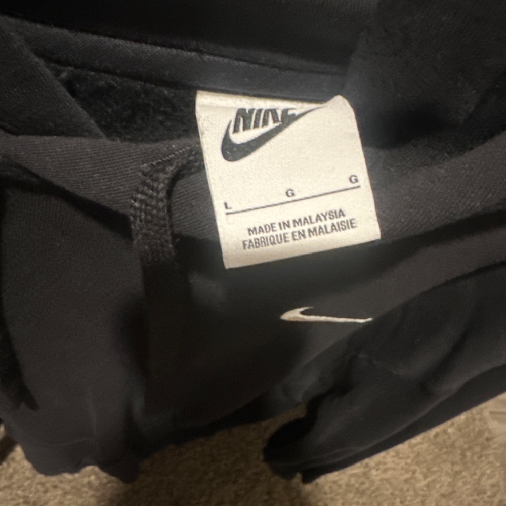 Nike Sweatshirt - Picture 2 of 3